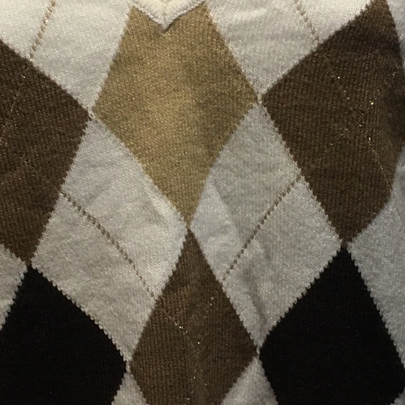 New York and Company Ladies V-neck sweater - Picture 3 of 4